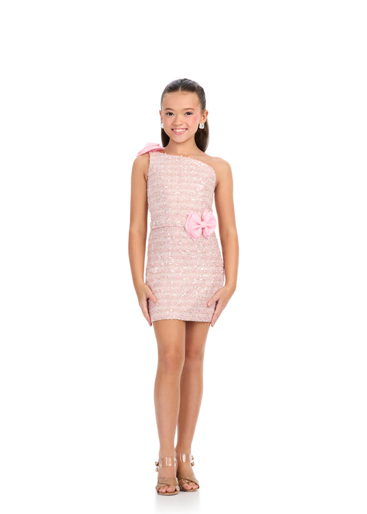 Elevate your little girl's formal wardrobe with the Ashley Lauren Kids 8303 Girls Tweed Cocktail Dress. The one-shoulder design and bow detail add a touch of sophistication, while the tweed fabric exudes elegance. Perfect for interviews or special appearances.&nbsp;one shoulder, shimmering piece is perfect for pageants, interviews, and formal events. Its unique design and bow detail make it a standout option. Expertly crafted with quality materials, you'll look and feel confident all night long.