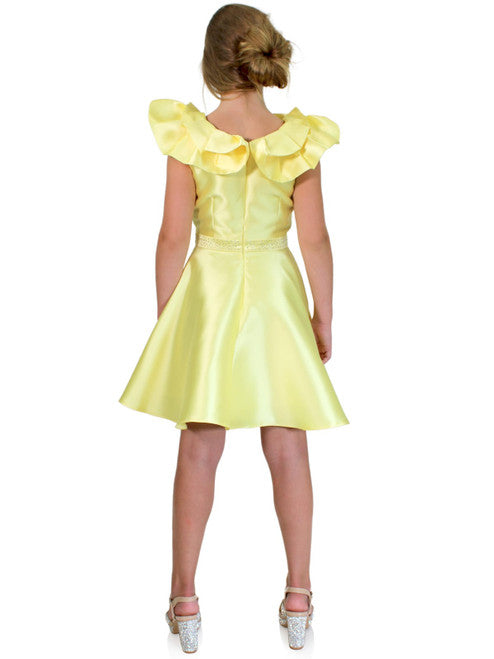 The Marc Defang 6013K dress is perfect for any occasion. The beautiful design features hand crafted crystals on the waistband, a bow front, multiple pleated collar, inner lining for comfort and 2 side pockets. Available in a variety of colors and made from quality materials, you can be sure to look your best for any big event.  Marc Defang 6013K Size 2 Yellow Short A Line Girls Formal Cocktail Pageant Dress Ruffle Bow Pockets  Size: 2   Color: Yellow